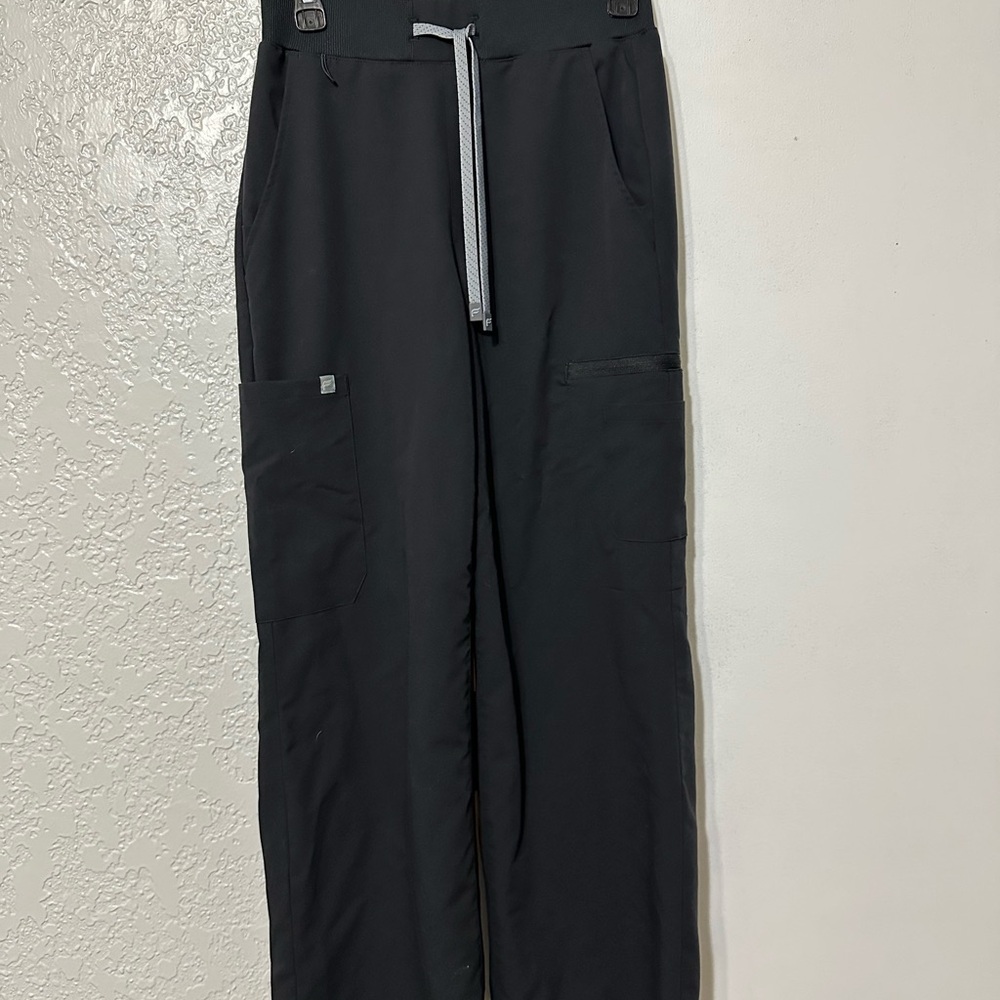 Womans Fabletics wide leg scrubs
